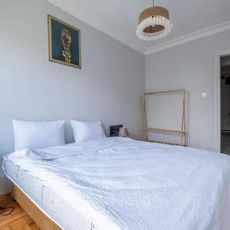 Apartamento Spacious 4-bedroom Family In A Serviced Building - Location, Elevator & 2 Bathrooms